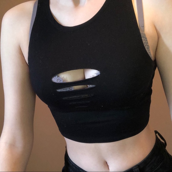 Black Ripped Work Out Crop Top - Picture 3 of 6